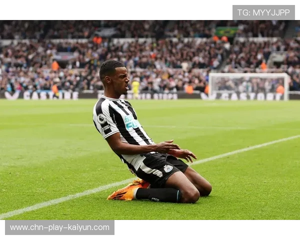 纽卡定位球战术剖析：伊萨克、博特曼双塔威胁制胜