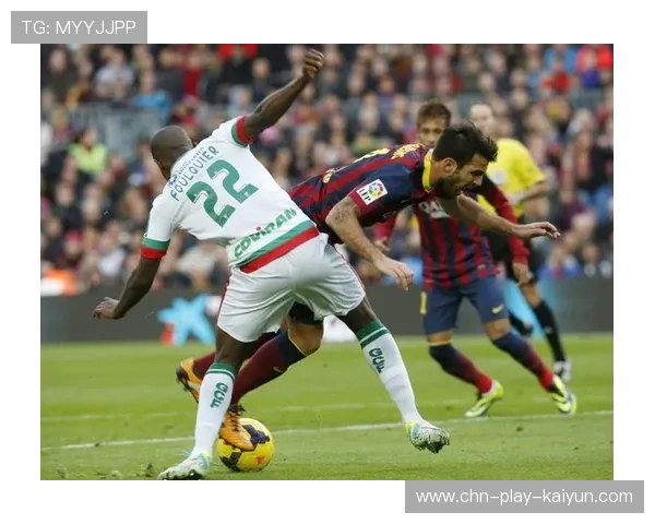 法国街头足球赛事举办法甲球场，草根球员圆梦