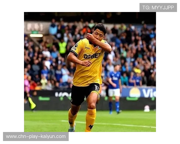 狼队3-0完胜西汉姆联,韩国前锋黄喜灿传射建功 狼队3-0完胜西汉姆联,韩国前锋黄喜灿传射建功