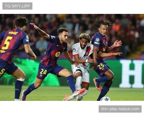 赫罗纳官方宣布，主力中卫埃里克·加西亚训练中肌肉不适将缺阵两周